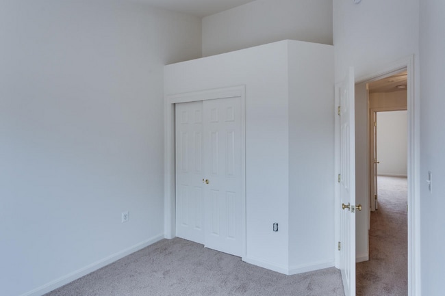 Building Photo - 6136 Madison Crest Ct