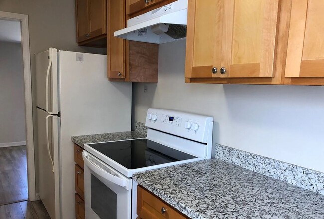 Building Photo - CAMPBELL - REMODELED DUPLEX with garage gr...