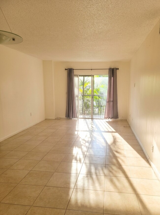 Building Photo - 13455 NE 10th Ave