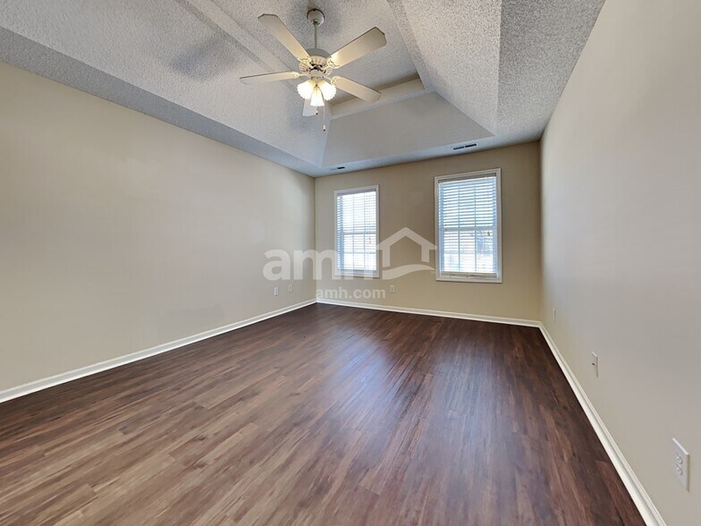 Building Photo - 110 Holbrook Ln