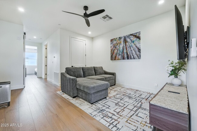 Building Photo - 5151 N 13th Pl