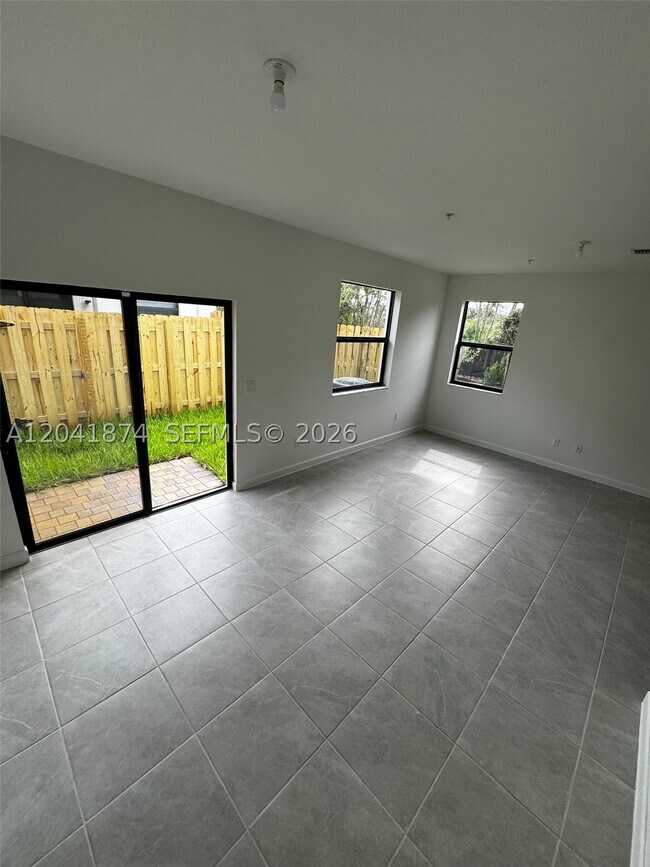 Building Photo - 285 SW 159th Dr