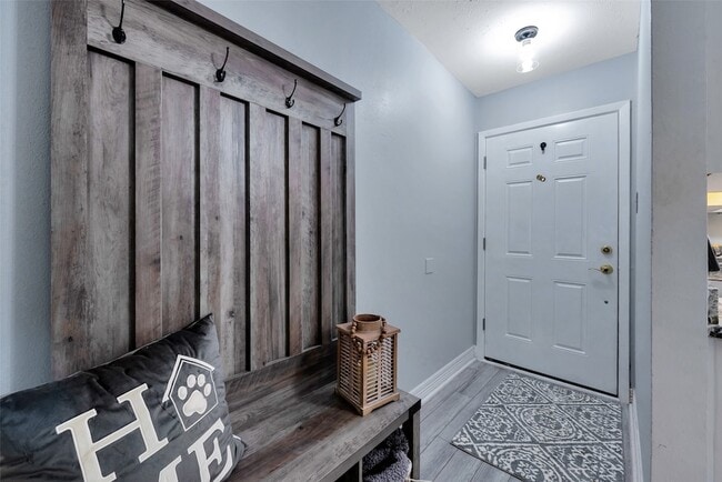 Building Photo - 116 W White Willow Cir