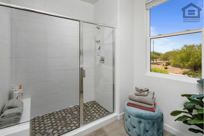 Building Photo - 3Bed/2.5Bath Beautifully Furnished or Unfurnished Home in Goodyear! -- MODERN FINISHES!