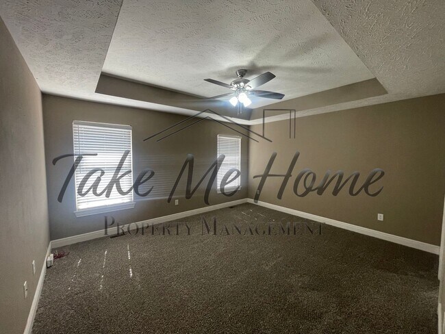 Building Photo - 4 Bedroom home in Springfield school district!