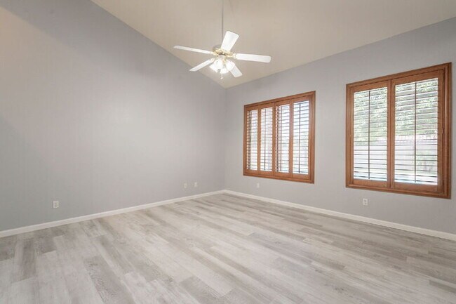 Building Photo - 7167 W Abraham Ln