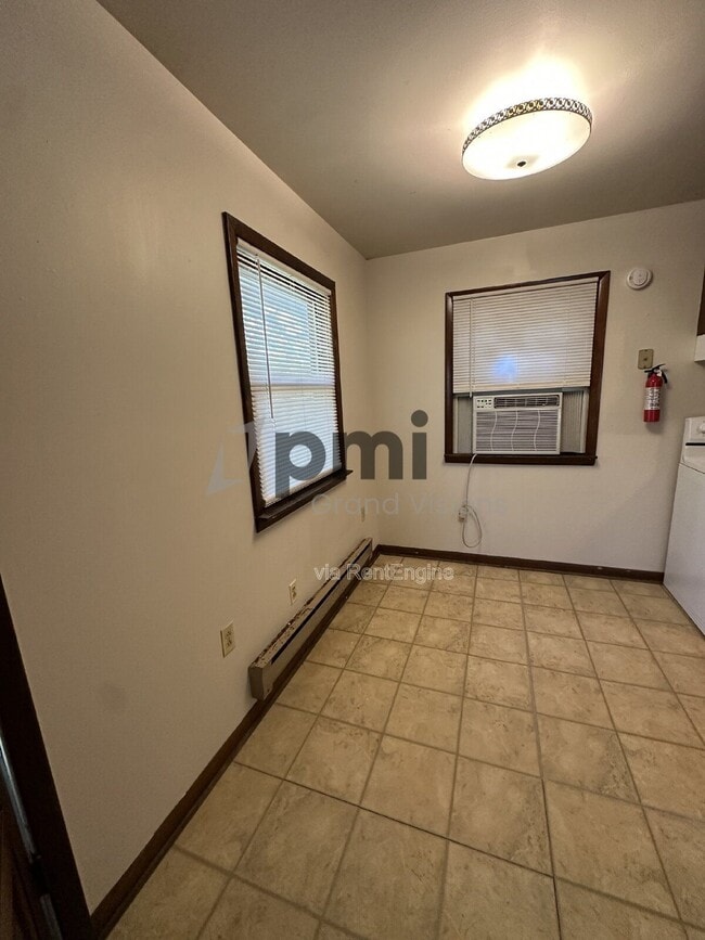 Building Photo - 1614 12th St