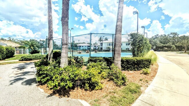 Building Photo - Annual Turnkey 3/3 penthouse on waterfront in Osprey