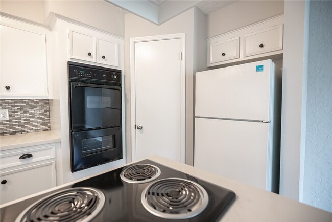 Building Photo - 13314 Ravensway Dr