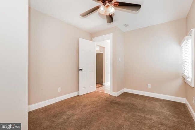 Building Photo - 227 Delview Ln