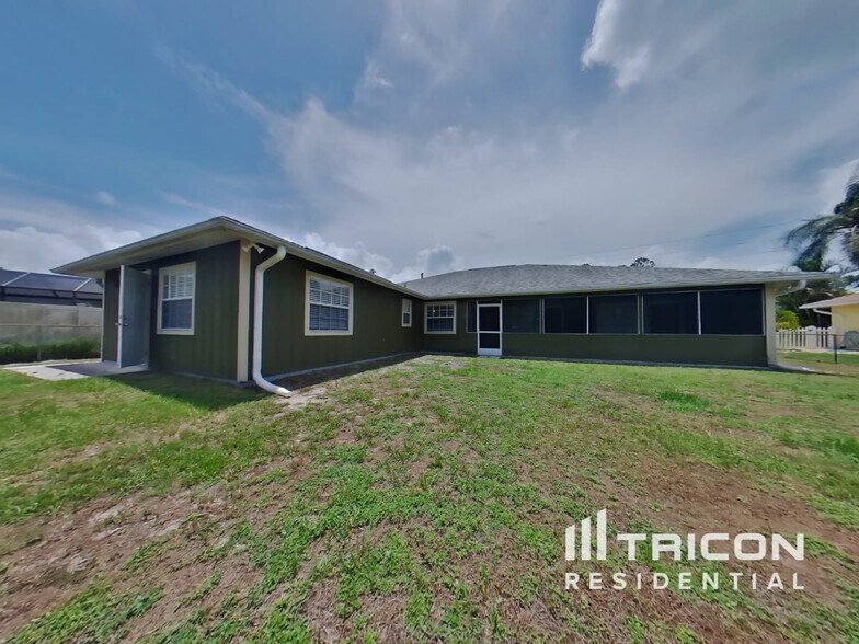 Building Photo - 3598 N Biscayne Dr