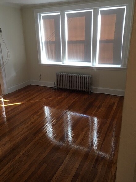 Building Photo - 2045 Commonwealth Ave