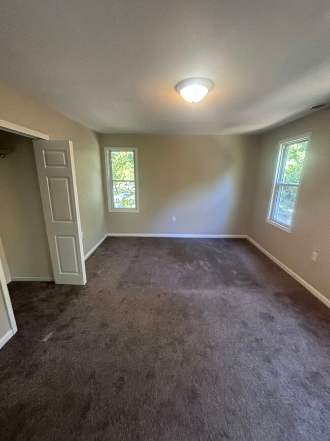 Building Photo - 165 Sharpe St