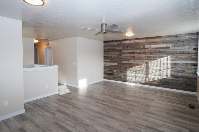 Building Photo - 4272 W Peak Cloud Dr