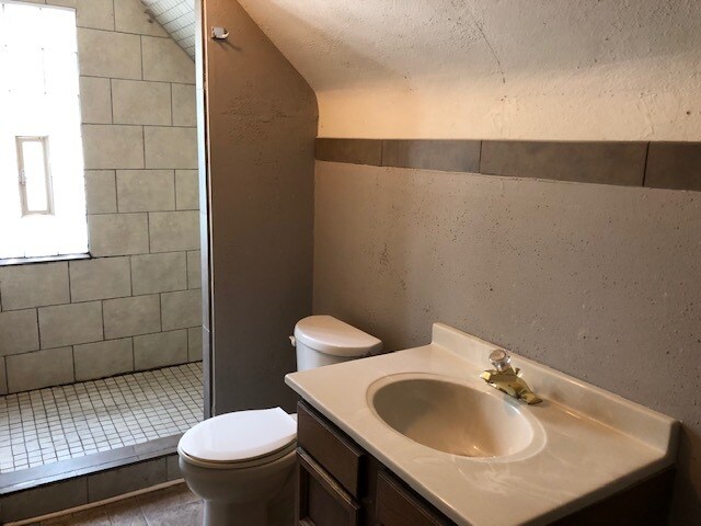 Building Photo - 410 Melrose Ct