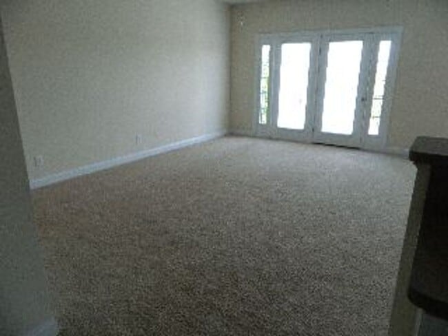 Building Photo - 101 Duncraig Dr