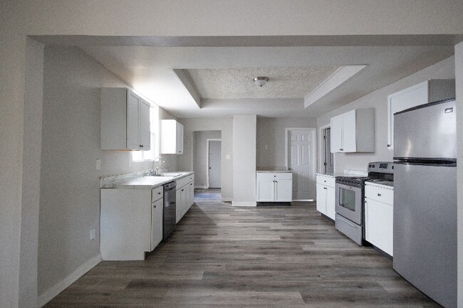 Building Photo - 2028 Lexington Ave