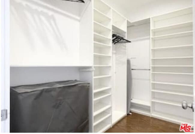 Building Photo - 3218 W 27th St