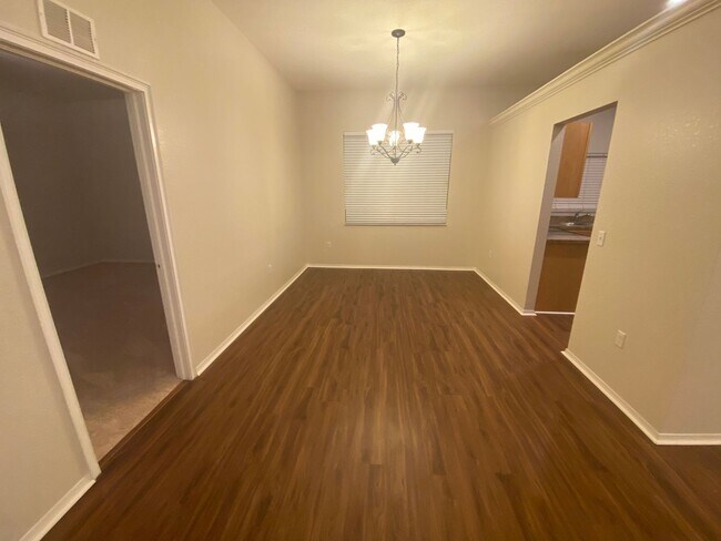 Building Photo - 4 Bedroom 2 Bath home in Winter Haven for RENT!