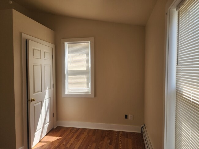 Building Photo - 157 N Clinton St