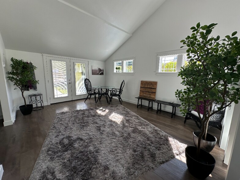 Building Photo - 4502 15th Ave SE