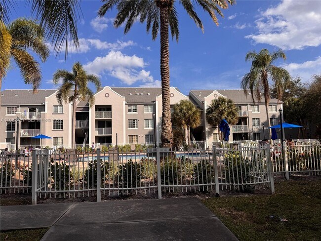 Building Photo - 655 SW 111th Way