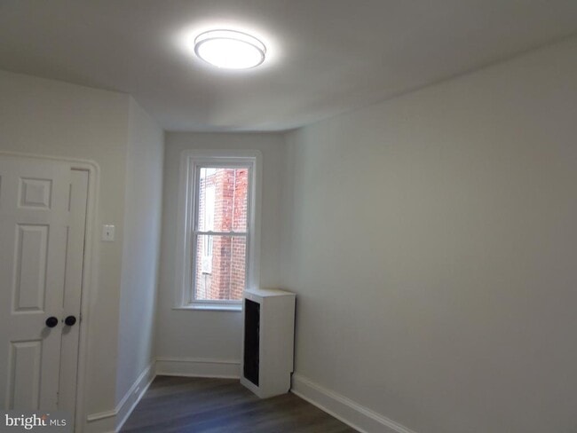 Building Photo - 405 W Ruscomb St