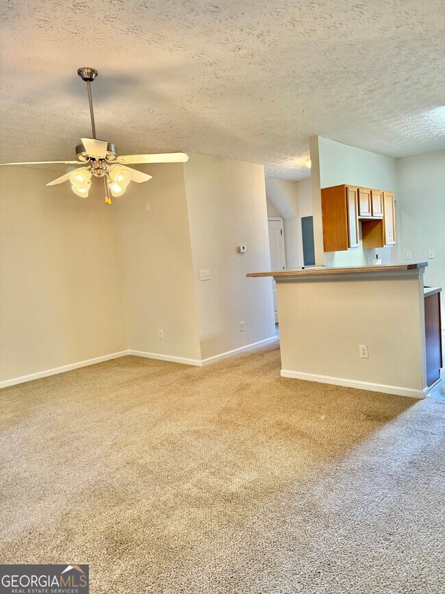 Building Photo - 6327 Ellenwood Dr