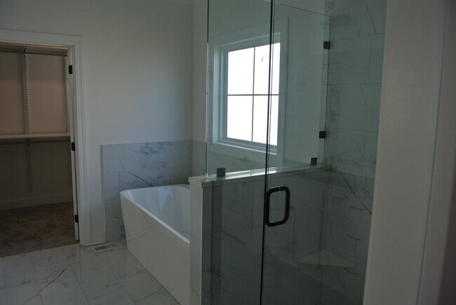 Building Photo - 388 Olympia Ct