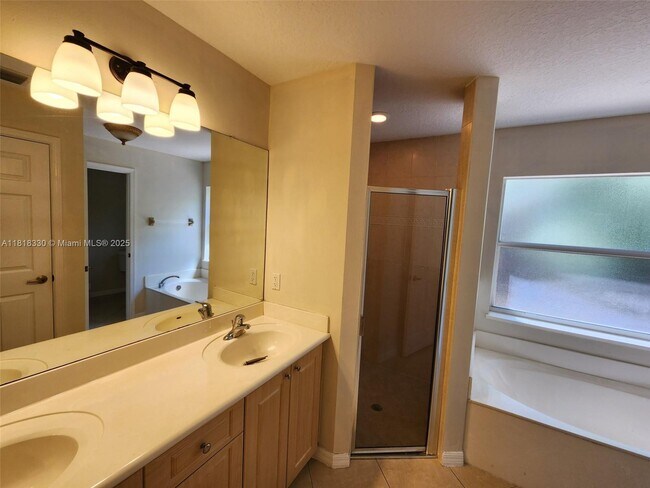 Building Photo - 4272 SW Dido Dr