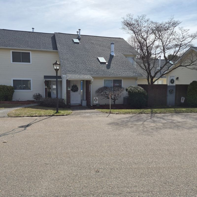 Building Photo - 956 Brighton Way