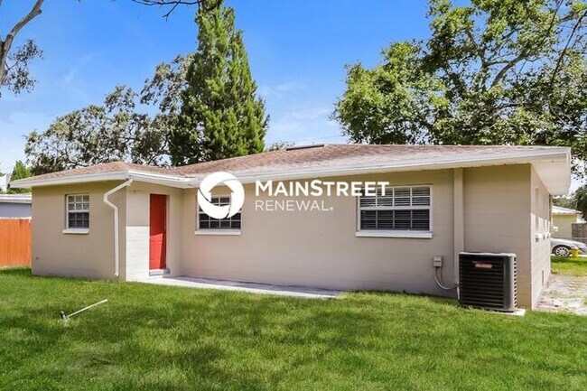 Building Photo - 3 Bedroom Pet-Friendly Home in TAMPA, FL with Main Street Renewal
