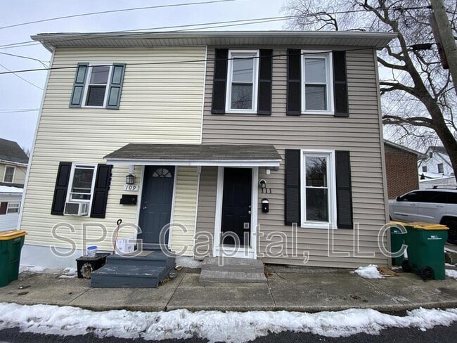 Primary Photo - 111 Middle St