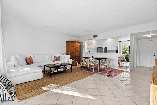 Building Photo - 11863 Wimbledon Cir