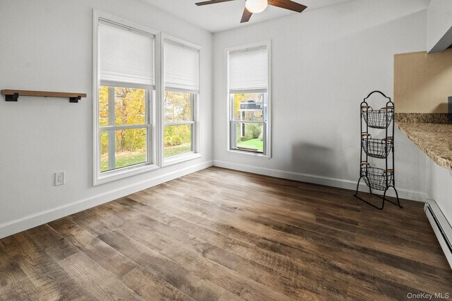 Building Photo - 11 Woods Brooke Ln