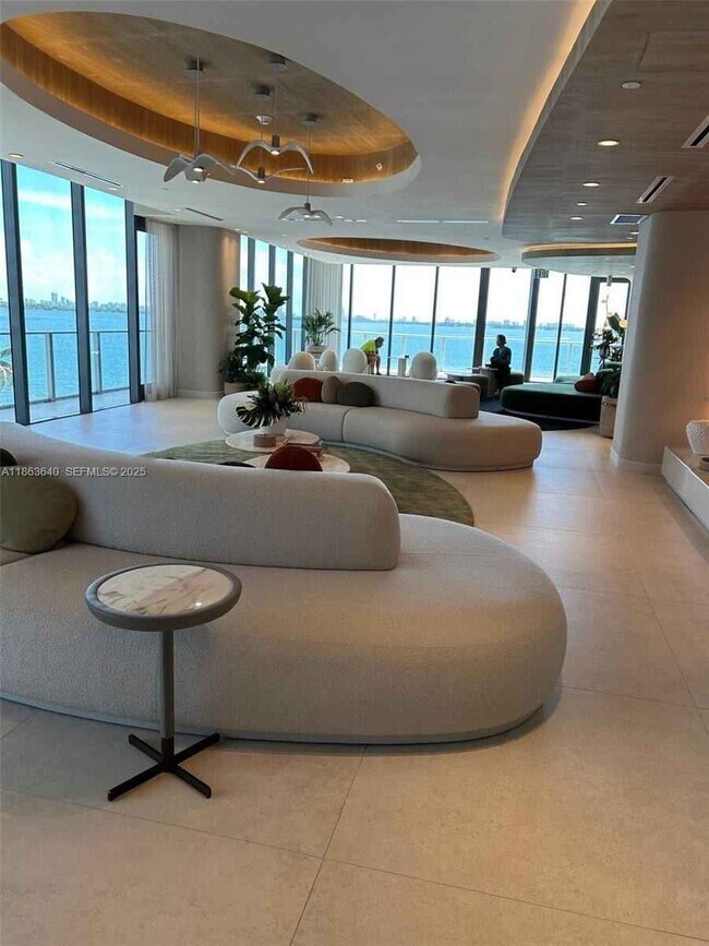 Building Photo - Northeast 24th Street, Miami, FL 33137 - 3 BR 3 BA condo