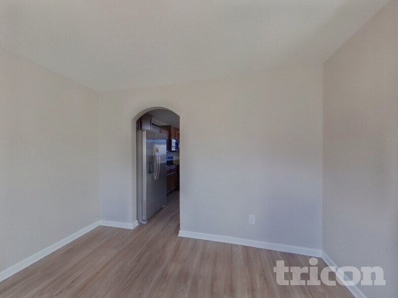 Building Photo - 831 Dovefield Ln