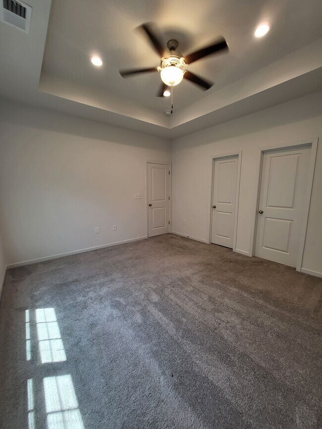 Building Photo - Cute, Well Maintained, Ranch Close to Mountain Island Lake