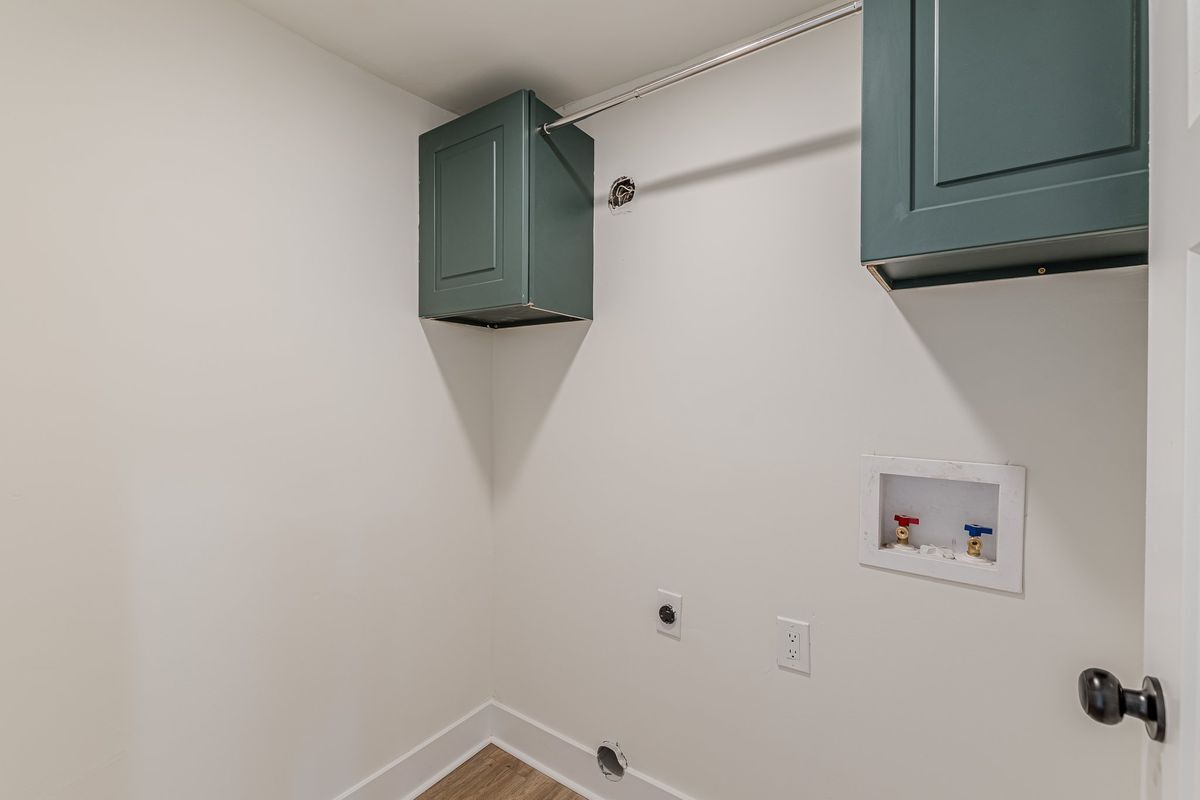 Building Photo - 525 Rosemont Dr