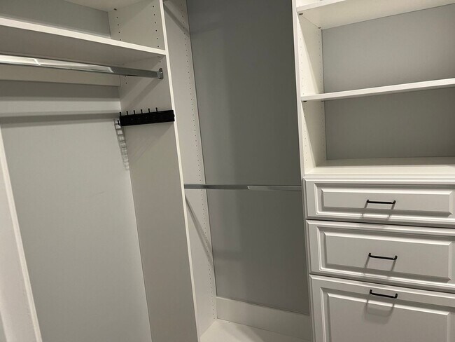 Building Photo - 10515 Hawick Ct