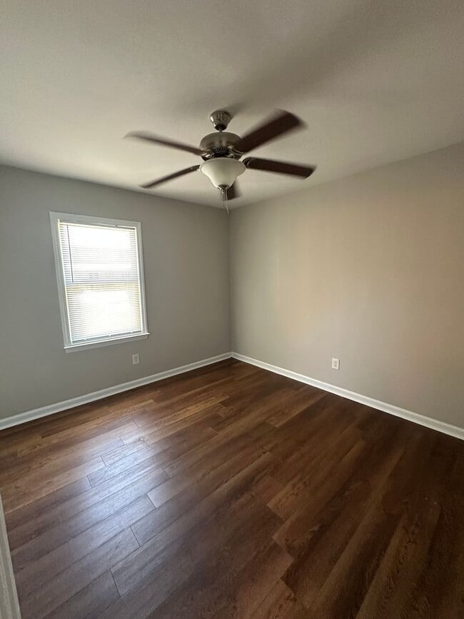 Building Photo - 2 bedroom/2 Bath Condo