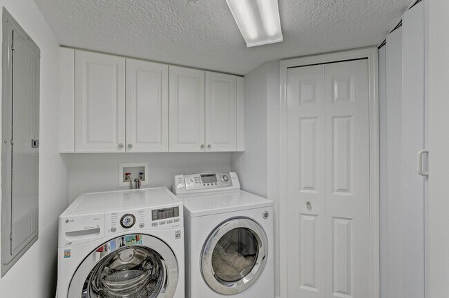 Building Photo - 221 Ocean Grande Blvd