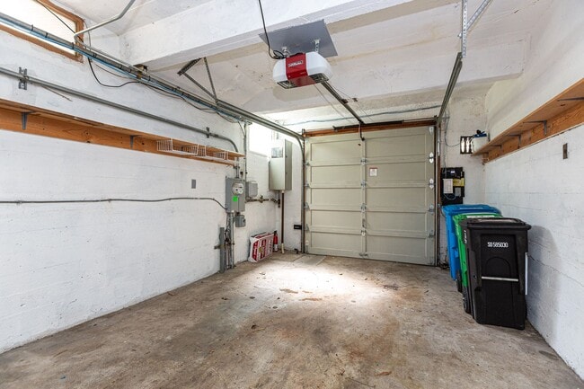 Building Photo - HUGE 5+BR/4.5BA Four Story Presidio Hts./ Laurel Village Home! Garage! Flat Yard!  PROGRESSIVE