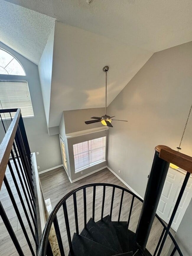 Building Photo - 10322 Westridge Dr