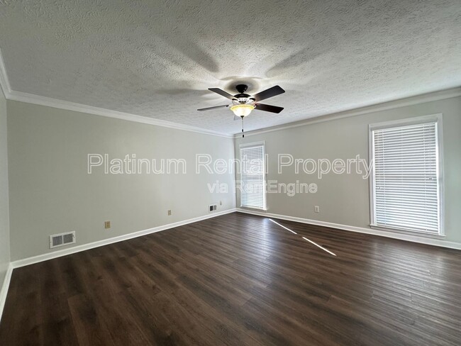 Building Photo - 4005 Camary Dr SE