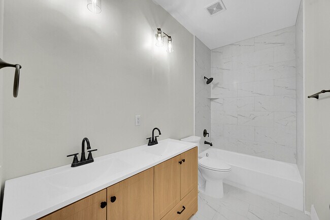 Building Photo - 16210 Rosecroft Terrace