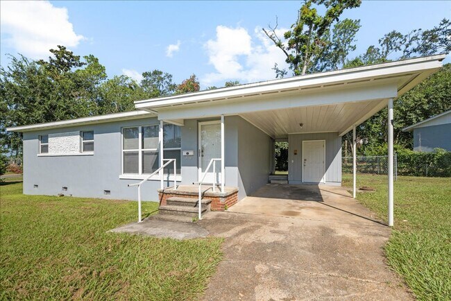 Building Photo - 202 Juniper Dr