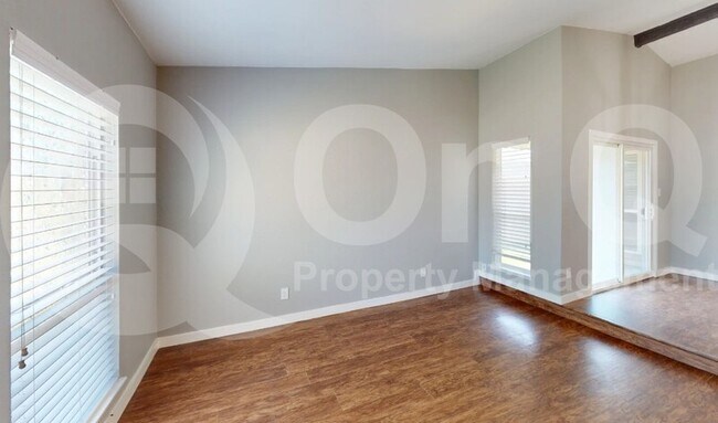 Building Photo - 3014 Tres Logos Ln