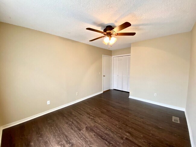 Building Photo - Comfort and Convenience in the Heart of Jenks