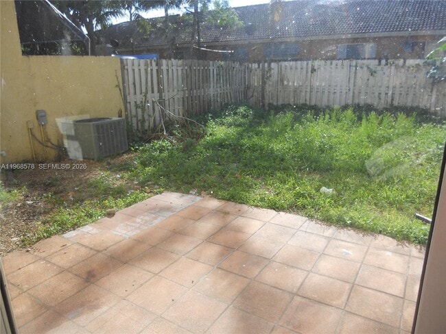 Building Photo - 22 SW 14th Terrace